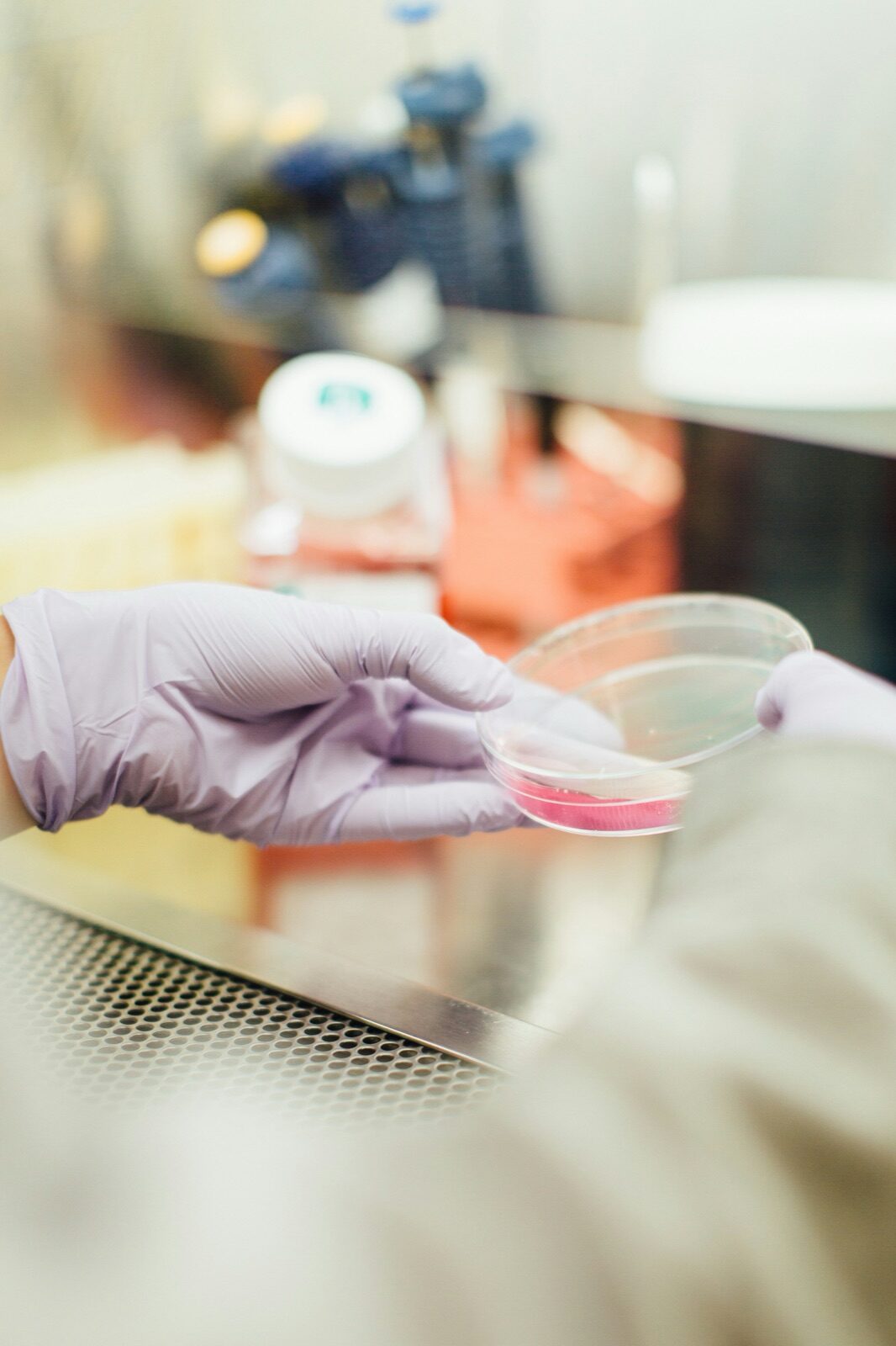 Research laboratory environment for Incure L-Series™ L9000 UV LED spot lamp R&D and lab curing